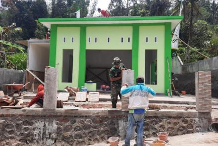 Pandangan Sejuk Ketika Melihat Warna Hijau di Mushola Al-Ikhlas